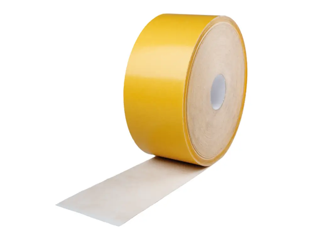 Gelbe Rolle mit Selbstklebeband, auf gerolltem Träger, ideal für Verwendung mit Entkopplungsmatten. Produkt von TECE, geeignet für Bau- und Renovierungsanwendungen.
